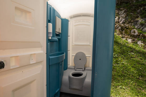 Best Portable toilet rental cost  in Hwatha, IA