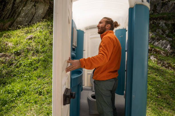 Portable bathroom rental in Hiawatha, IA