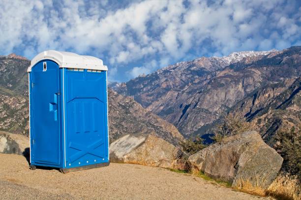 Best Construction site porta potty rental  in Hwatha, IA